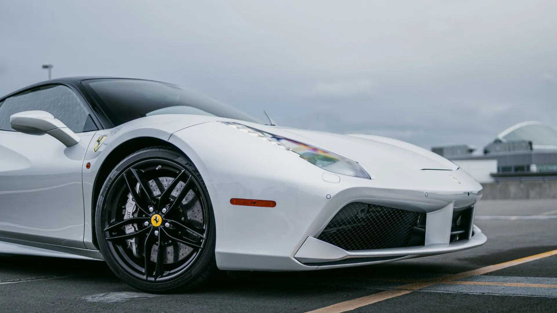 Ferrari blanche, photographie automobile